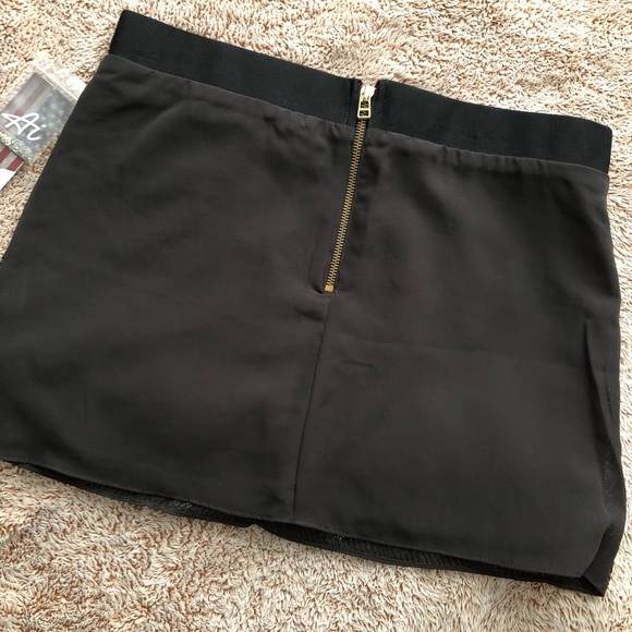 New sequined skirt 💕 - Picture 2 of 5